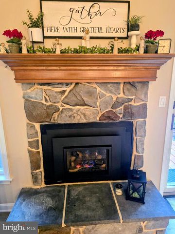 103 MOUNTAINSTONE DR, Elizabethtown, PA 17022