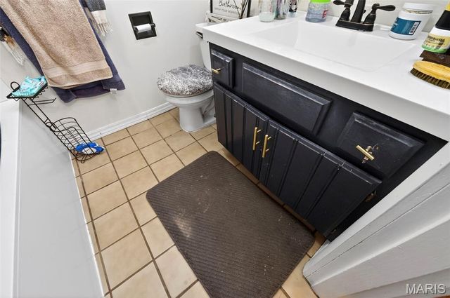 739 Dover Place, St Louis, MO 63111
