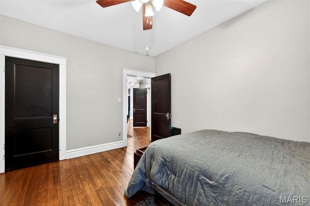 739 Dover Place, St Louis, MO 63111
