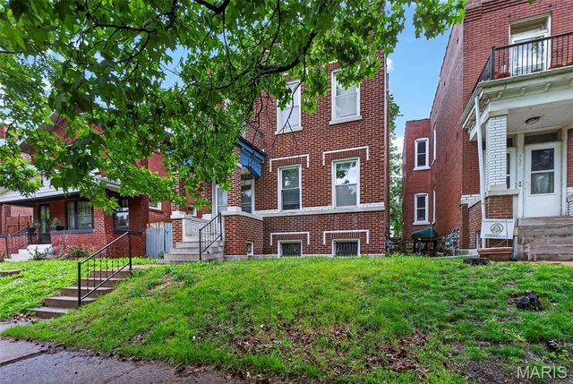 739 Dover Place, St Louis, MO 63111