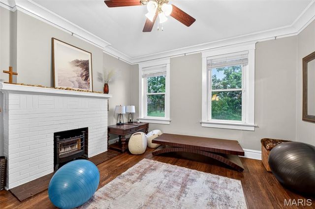 739 Dover Place, St Louis, MO 63111