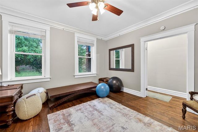 739 Dover Place, St Louis, MO 63111