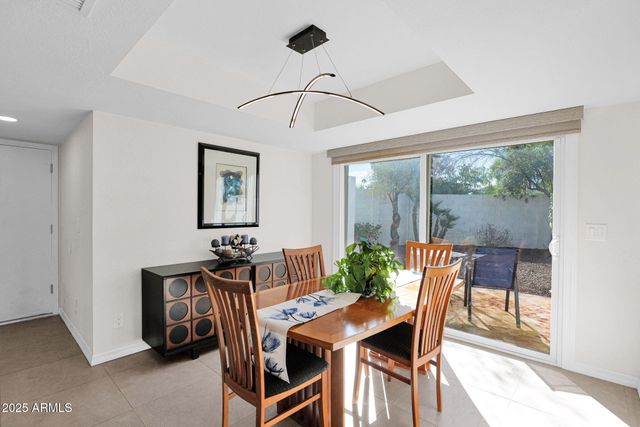 501 E CALAVAR Road, Phoenix, AZ 85022