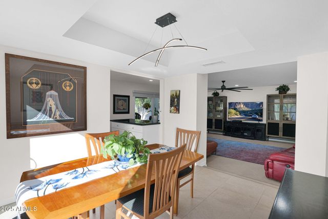 501 E CALAVAR Road, Phoenix, AZ 85022