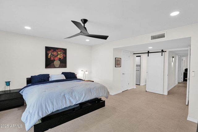 501 E CALAVAR Road, Phoenix, AZ 85022