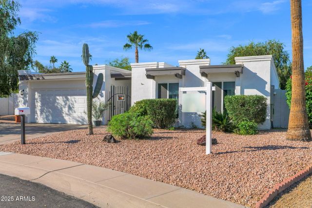 501 E CALAVAR Road, Phoenix, AZ 85022