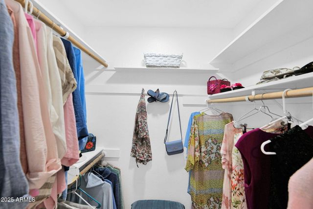 501 E CALAVAR Road, Phoenix, AZ 85022