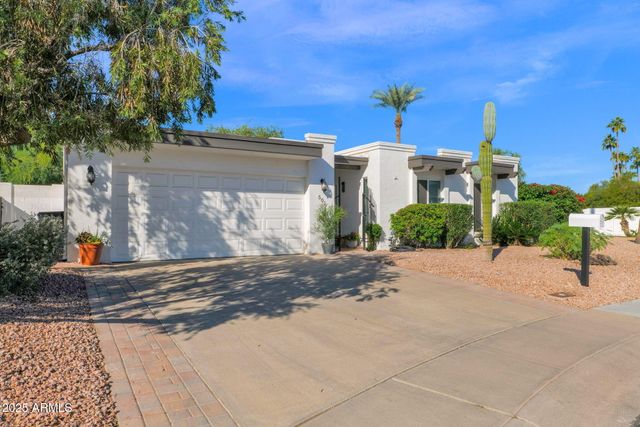 501 E CALAVAR Road, Phoenix, AZ 85022
