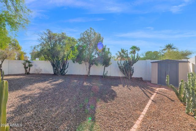 501 E CALAVAR Road, Phoenix, AZ 85022