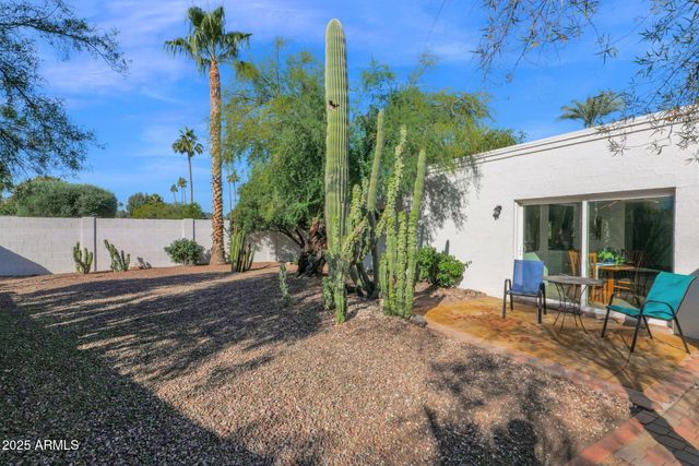 501 E CALAVAR Road, Phoenix, AZ 85022