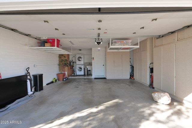 501 E CALAVAR Road, Phoenix, AZ 85022