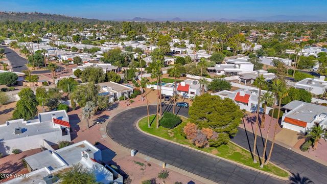 501 E CALAVAR Road, Phoenix, AZ 85022