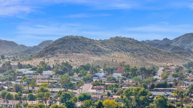 501 E CALAVAR Road, Phoenix, AZ 85022