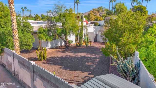 501 E CALAVAR Road, Phoenix, AZ 85022