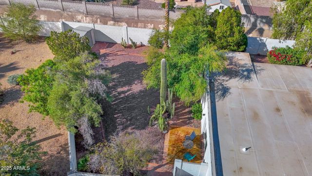 501 E CALAVAR Road, Phoenix, AZ 85022