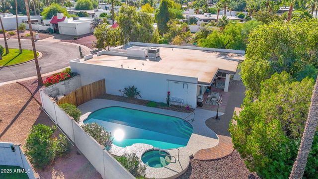 501 E CALAVAR Road, Phoenix, AZ 85022