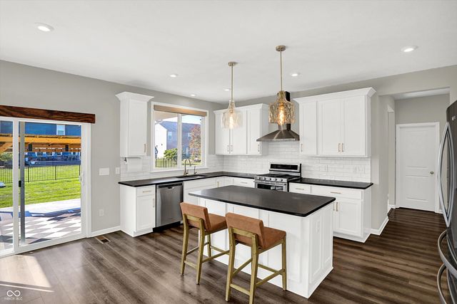 7877 Villa Circle, Avon, IN 46123