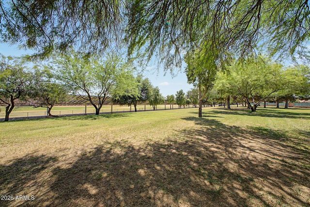 15283 W Eureka Trail, Surprise, AZ 85374