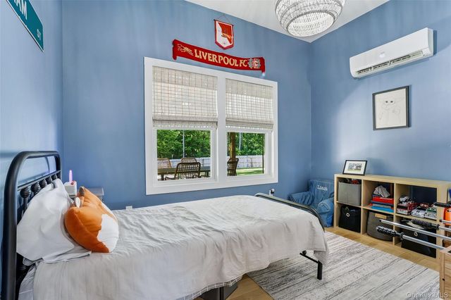 18 Barnstormer Lane, Red Hook, NY 12571