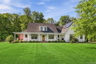18 Barnstormer Lane, Red Hook, NY 12571