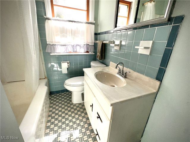 813 Brookfield Avenue, Youngstown, OH 44512