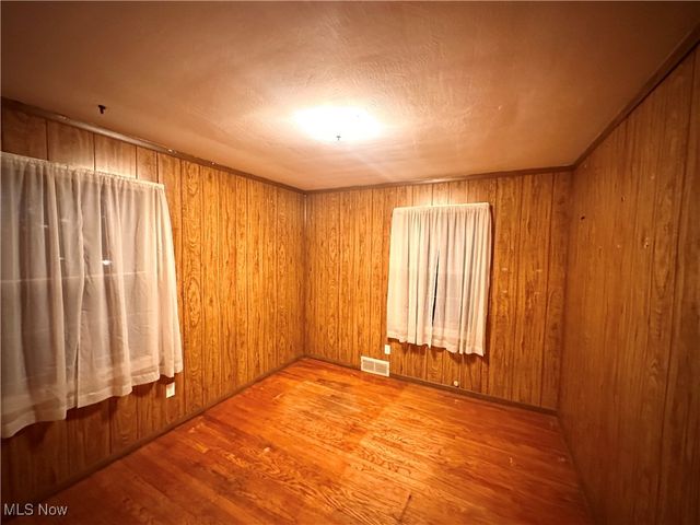 813 Brookfield Avenue, Youngstown, OH 44512