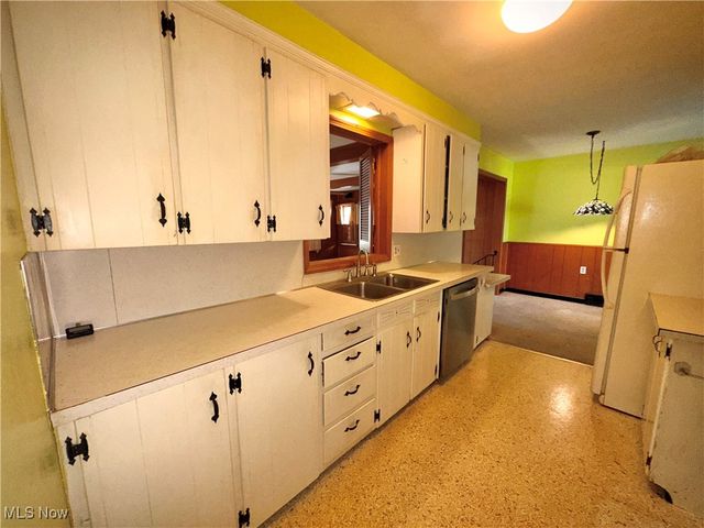 813 Brookfield Avenue, Youngstown, OH 44512