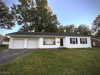 813 Brookfield Avenue, Youngstown, OH 44512