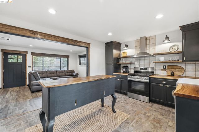 20568 Chief Fuller Way, Mi Wuk Village, CA 95346