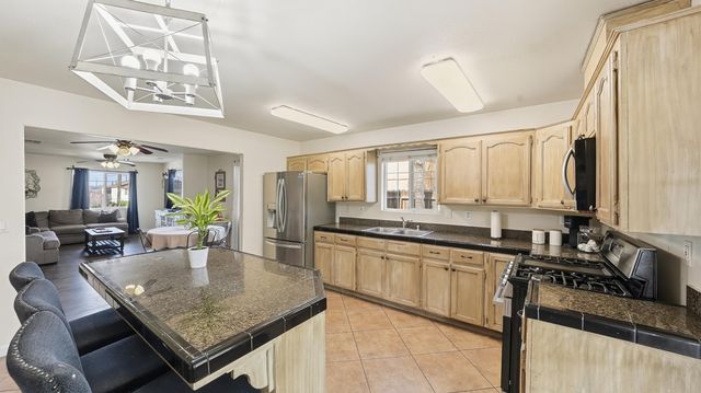 916 S Cottage Street, Porterville, CA 93257