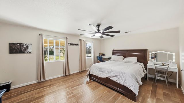 916 S Cottage Street, Porterville, CA 93257