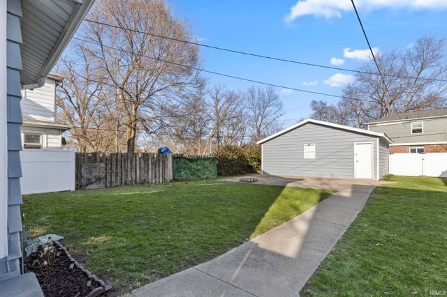 1618 Marine Street, South Bend, IN 46613