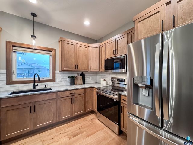 615 Quartzite Ave Avenue, Tea, SD 57064