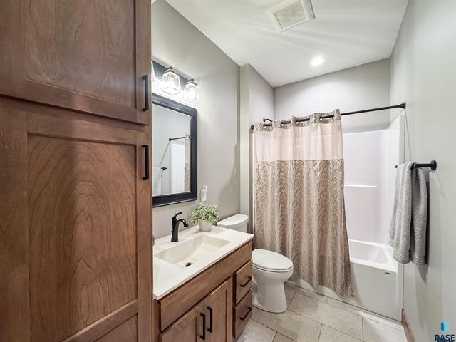 615 Quartzite Ave Avenue, Tea, SD 57064