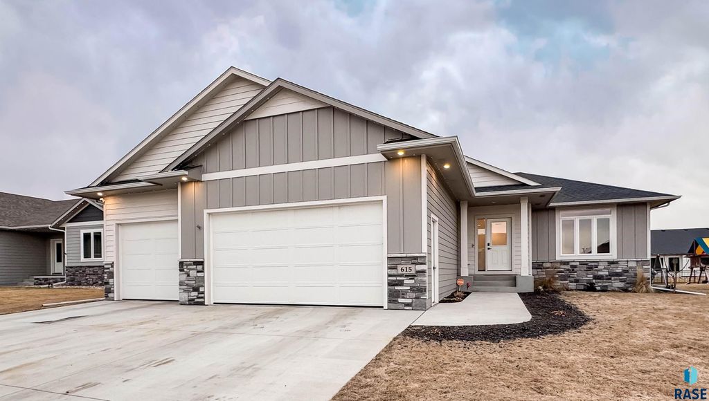 615 Quartzite Ave Avenue, Tea, SD 57064