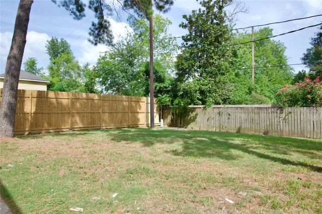 5111 Pinewilde Drive, Houston, TX 77066