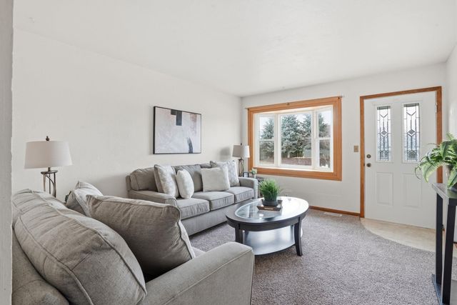 315 20th Avenue W, Milan, IL 61264