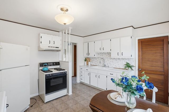 315 20th Avenue W, Milan, IL 61264