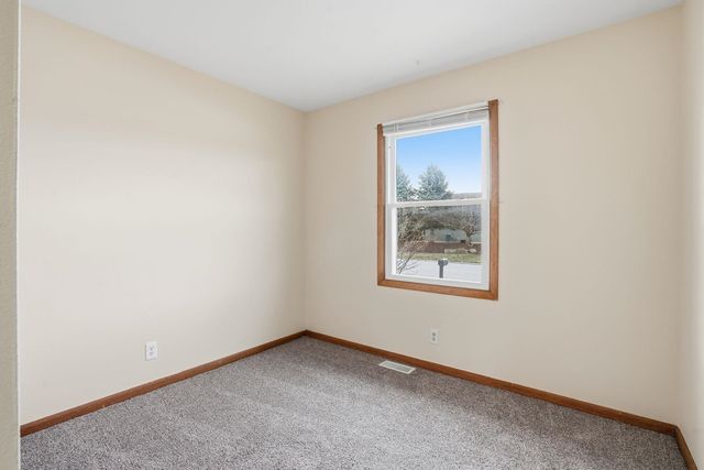 315 20th Avenue W, Milan, IL 61264