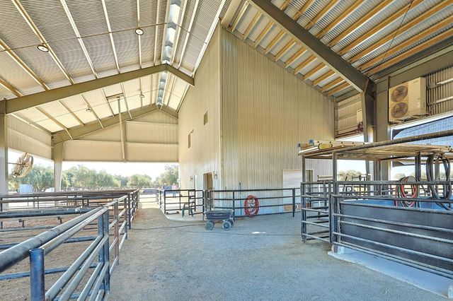 15725 Avenue 376, Visalia, CA 93292