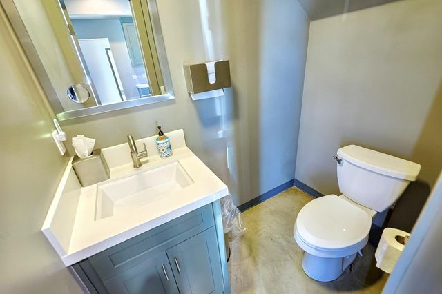 15725 Avenue 376, Visalia, CA 93292