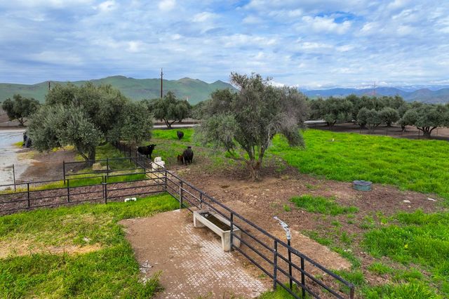 15725 Avenue 376, Visalia, CA 93292