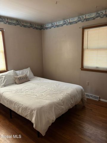 52 Trottingham Road, Saratoga Springs, NY 12866