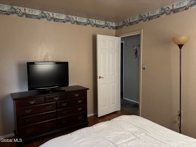 52 Trottingham Road, Saratoga Springs, NY 12866