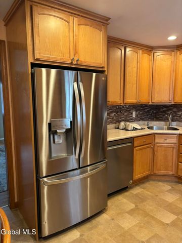 52 Trottingham Road, Saratoga Springs, NY 12866