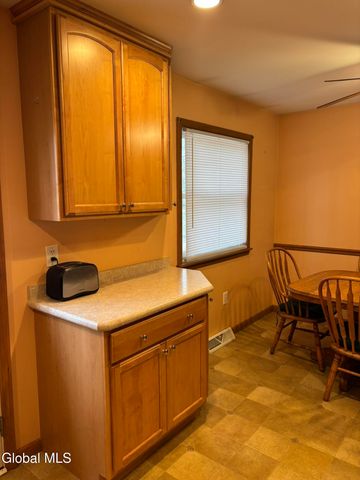 52 Trottingham Road, Saratoga Springs, NY 12866