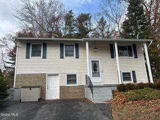 52 Trottingham Road, Saratoga Springs, NY 12866
