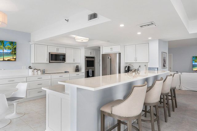100 Lakeshore Drive 252, North Palm Beach, FL 33408