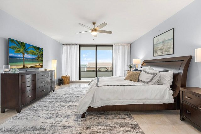 100 Lakeshore Drive 252, North Palm Beach, FL 33408