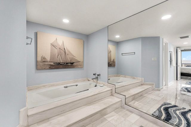 100 Lakeshore Drive 252, North Palm Beach, FL 33408